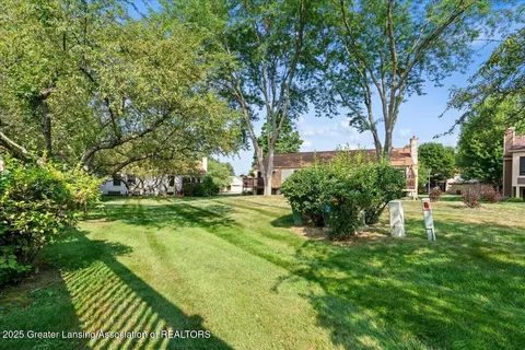 6526 Springtree Ln #30, Lansing, MI 48917 photo 32