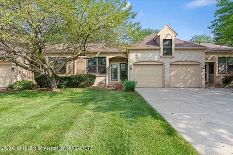 6526 Springtree Ln #30, Lansing, MI 48917 photo 2