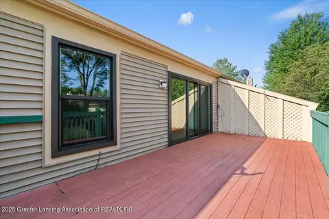 6526 Springtree Ln #30, Lansing, MI 48917 photo 30