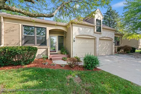6526 Springtree Ln #30, Lansing, MI 48917 photo 3
