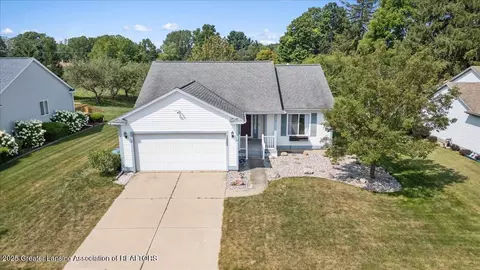 1253 Sumac Ln, Holt, MI 48842
