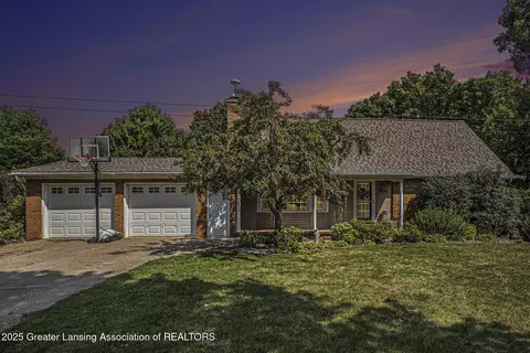 8546 Church Rd, Saint Johns, MI 48879