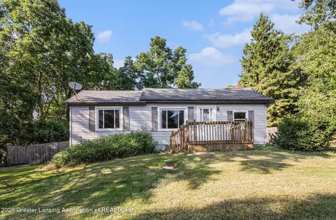 1286 W Dansville Rd, Mason, MI 48854
