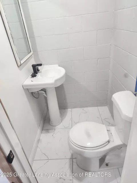 Bath - 2500 Gary Ave, Lansing, MI 48906 photo 6 of 6