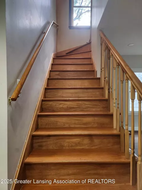 Entry Way - 2500 Gary Ave, Lansing, MI 48906 photo 12 of 13