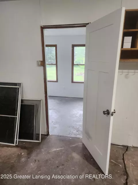 Entry Way - 2500 Gary Ave, Lansing, MI 48906 photo 8 of 13