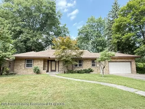 416 Mcpherson Ave, Lansing, MI 48915