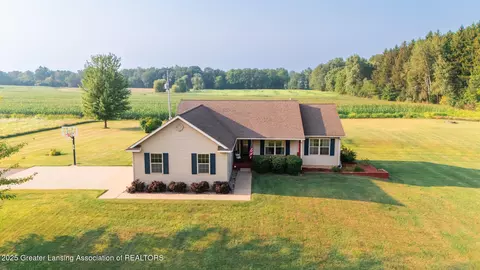 2704 W Winegar Rd, Morrice, MI 48857
