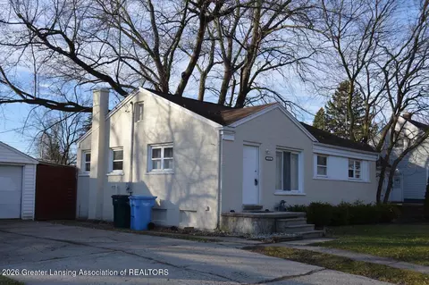 2111 Delta River Dr, Lansing, MI 48906
