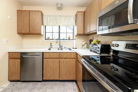 526 Red Cedar Blvd, Williamston, MI 48895 photo 10