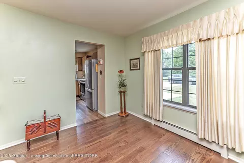 526 Red Cedar Blvd, Williamston, MI 48895 photo 8