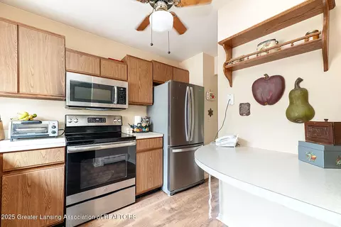 526 Red Cedar Blvd, Williamston, MI 48895 photo 11