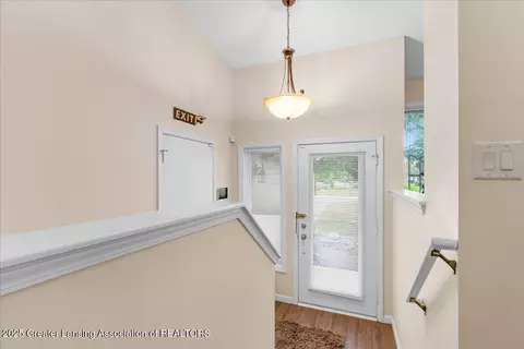 Entry Way - 6923 Springtree Ln #143, Lansing, MI 48917 photo 2 of 4