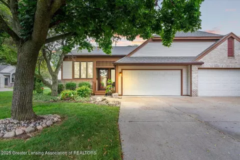 Exterior - 6923 Springtree Ln #143, Lansing, MI 48917 photo 2 of 9