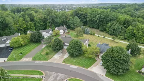 View/Area - 6923 Springtree Ln #143, Lansing, MI 48917 photo 6 of 9