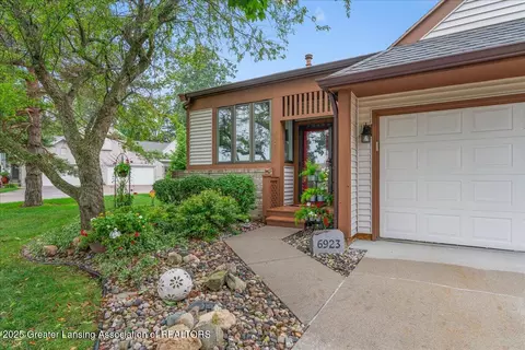 Exterior - 6923 Springtree Ln #143, Lansing, MI 48917 photo 4 of 9