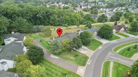 View/Area - 6923 Springtree Ln #143, Lansing, MI 48917 photo 7 of 9