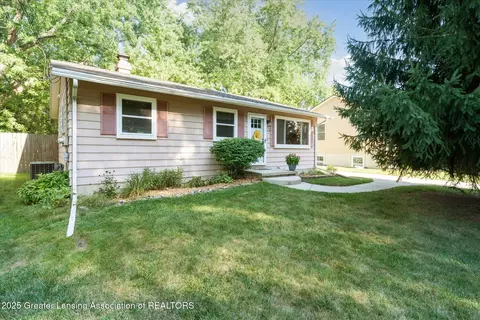454 N Barnes St, Mason, MI 48854