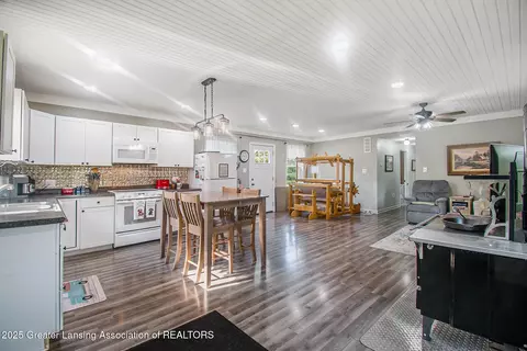 Kitchen - 14933 Howard Rd, Concord, MI 49237 photo 1 of 2