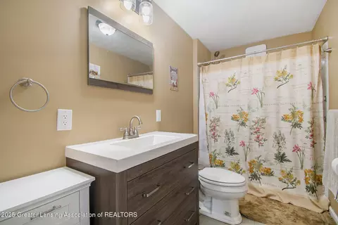Bath - 14933 Howard Rd, Concord, MI 49237 photo 1 of 1