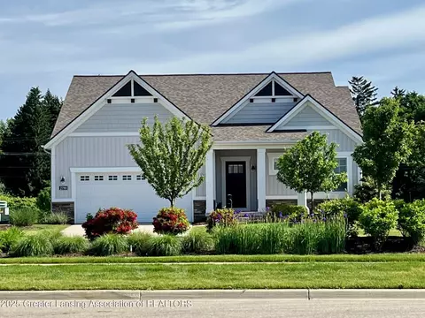 2790 Carnoustie Dr, Okemos, MI 48864