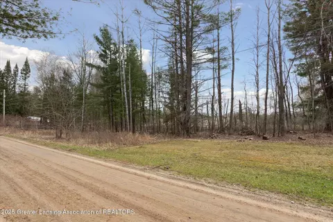 5301 Evarts Dr, Lake, MI 48632