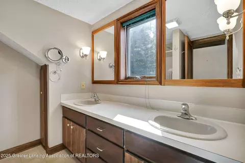 Bath - 2574 Park St, Lyons, MI 48851 photo 2 of 3