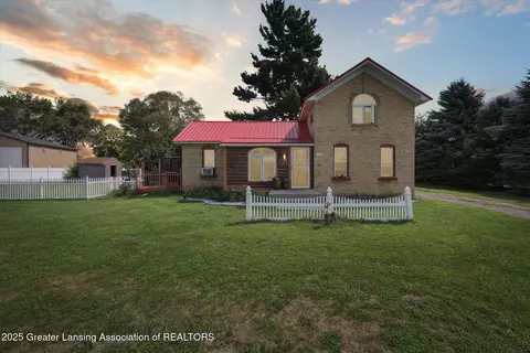 3353 S Baldwin Rd, Ithaca, MI 48847 photo 1