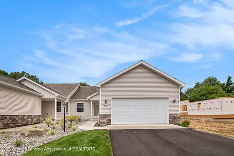4057 Eastbridge Cir, Stockbridge, MI 49285