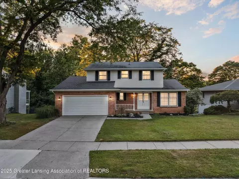 5435 Blue Haven Dr, East Lansing, MI 48823