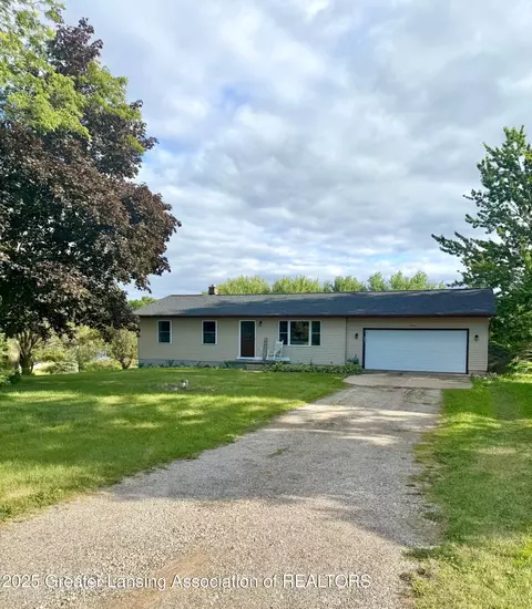 2693 W Needmore Hwy, Charlotte, MI 48813