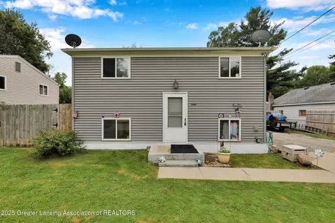 2909 Reo Rd, Lansing, MI 48911