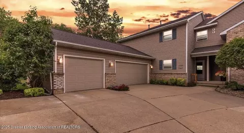 7327 Golf Gate Dr, Lansing, MI 48917