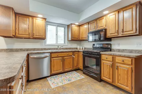 1270 E Twinbrook Dr, Dewitt, MI 48820 photo 21