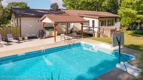 1270 E Twinbrook Dr, Dewitt, MI 48820 photo 8