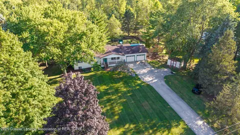 1270 E Twinbrook Dr, Dewitt, MI 48820 photo 9