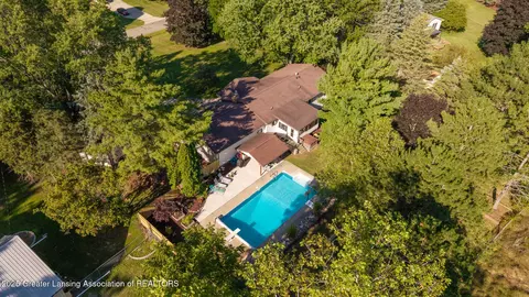 1270 E Twinbrook Dr, Dewitt, MI 48820 photo 6