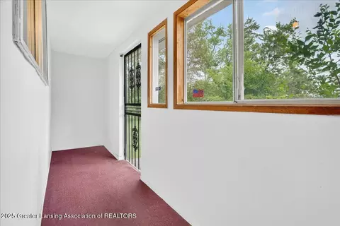 Entry Way - 5091 E Vienna Rd, Clio, MI 48420 photo 2 of 5