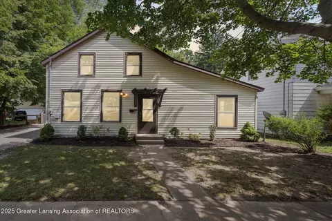 317 Pearl St, Charlotte, MI 48813
