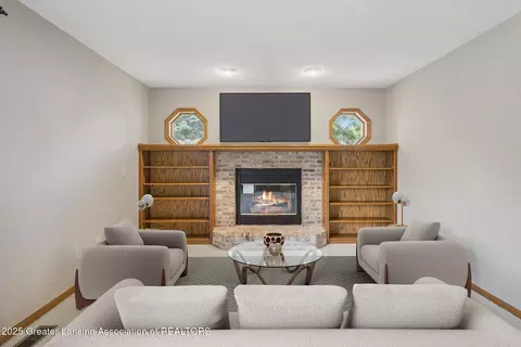 Living - 410 Wanilla Ln, Dewitt, MI 48820 photo 2 of 3