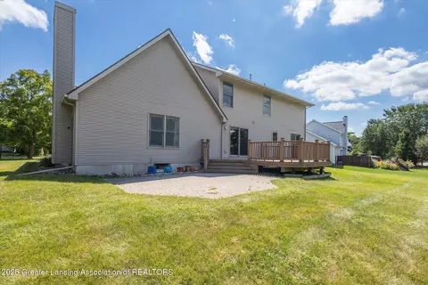 Exterior - 410 Wanilla Ln, Dewitt, MI 48820 photo 5 of 9
