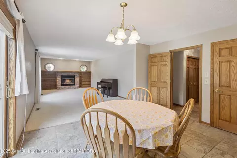Dining - 410 Wanilla Ln, Dewitt, MI 48820 photo 1 of 2