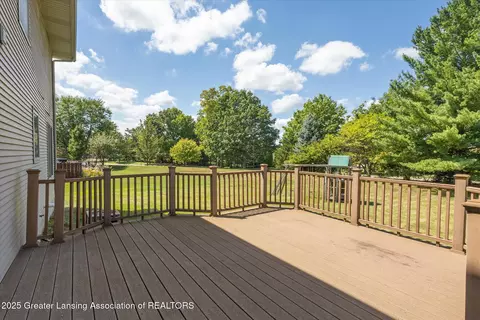 Exterior - 410 Wanilla Ln, Dewitt, MI 48820 photo 3 of 9
