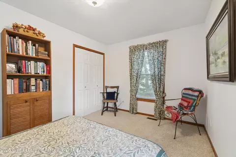 Bedroom - 11246 Lemott Cir, Jerome, MI 49249 photo 5 of 10
