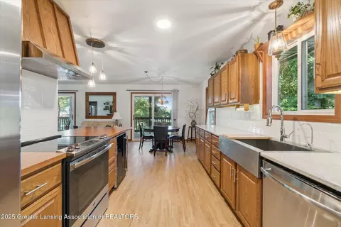 Kitchen - 11246 Lemott Cir, Jerome, MI 49249 photo 4 of 5