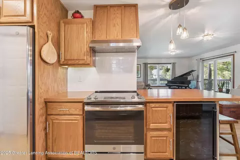 Kitchen - 11246 Lemott Cir, Jerome, MI 49249 photo 5 of 5
