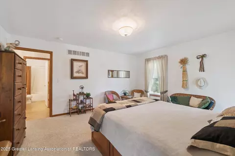 Bedroom - 11246 Lemott Cir, Jerome, MI 49249 photo 2 of 10