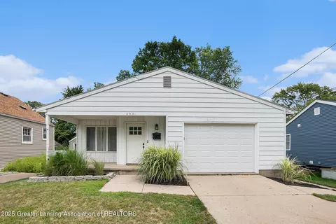 2421 Stirling Ave, Lansing, MI 48910