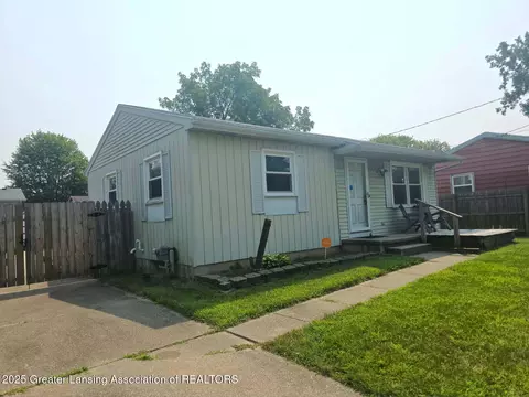 5731 Pheasant Ave, Lansing, MI 48911