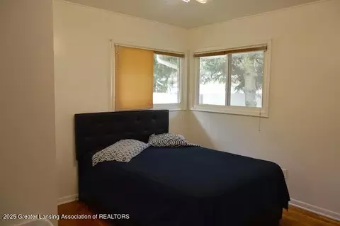 Bedroom - 201 E Syringa Dr, Lansing, MI 48910 photo 4 of 5